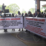Unjuk rasa warga terdampak Jatigede dalam menuntut keadilan akibat PSN yang kurang terencana. Fhoto:lg_lppl-erks-